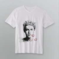 Jual Niall Horan Kiss One Direction 1D kaos Vneck t-shirt tees DTG A3 putih Murah