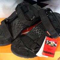 Sandal Eiger Gunung Item Polos
