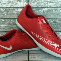 Sepatu futsal,bola,Nike Elastico FInale Merah Maroon