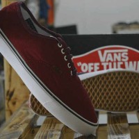 Sepatu Vans Casual Pria Portroyal Warna Merah Maroon