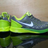 Sepatu Nike Air Max Lunarglide hijau