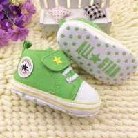 Sepatu Prewalker Bayi merk ALL STAR warna hijau