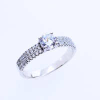 cincin wanita emas putih