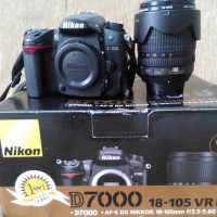 Nikon D7000+lensa kit AFS 18-105 VR+fillter UV+battery grip+tas kamera