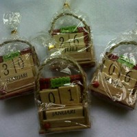 souvenir pernikahan kalender ABADI unik murah meriah