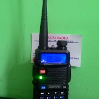 Jual HT BAOFENG UV-5R WARNA DUALBAND 5 W FM RADIO Li-ion BATTERY 1800 mAh Murah