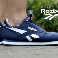 SEPATU KETS REEBOK CLASIC NAVY