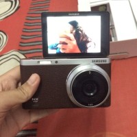 SAMSUNG NX MINI