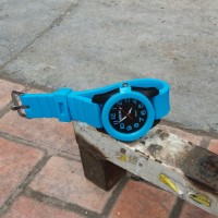 JAM TANGAN NIXON WANITA TERBARU RUBBER WARNA BIRU