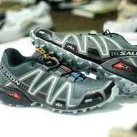 SEPATU SPORT PRIA GUNUNG TREKING SALOMON OUTDOOR EXTREME