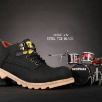 sepatu semiboot pria safety ujung besi warna hitam caterpilar
