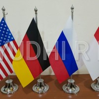 Jual Bendera Negara/Bendera Meja (Tiang stainless) Murah