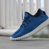 sepatu olahraga wanita gaya gaul terbaru elegan running Adidas Yezzy