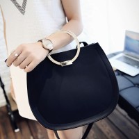 25766 TAS BLACK HITAM KOTAK PERSEGI SATCHELS SIMPLE PULL & BEAR CHANEL