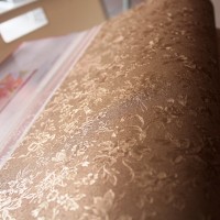 Jual Wallpaper Bunga Kecil Emas Gold Tekstur Flower Coklat tua Murah