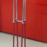 Rak Display 4 Arah untuk Gantungan Baju , Tas , dll