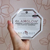 Jual MASKER LUMPUR WAJAH MEMUTIHKAN MENCERAHKAN KULIT FLASHMUD GLAMGLOW Murah