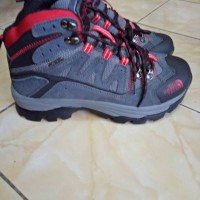 Sepatu The North Face/ Sepatu Gunung
