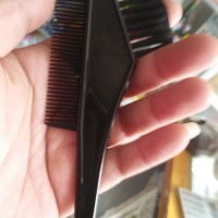 Sisir untuk mewarnai / cat rambut / hair dye for hair dresser