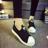 SEPATU WANITA ADIDAS TRENDY HITAM CS913