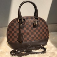Tas pesta wanita cewek branded model LV Louis Vuitton Alma Damier