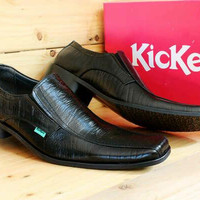Sepatu Pantofel Kickers Tali Kerja Pria Hitam u/ pria wanita unisex ca