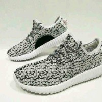 sepatu casual adidas yzy terbaru