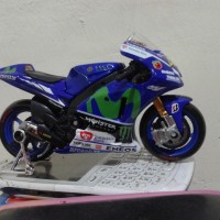 Jual DIECAST MAISTO Custom 1:18 YAMAHA MOVISTAR MOTOGP VALENTINO ROSSI 2016 Murah