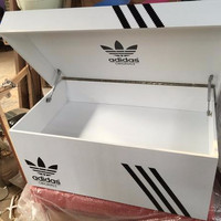 rak sepatu adidas / giant box