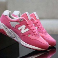 SEPATU CASUAL SPORT WANITA NEW BALANCE 580