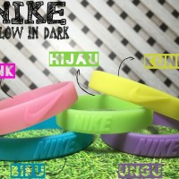 Jual NIKE GLOW IN THE DARK BRACELET WRISTBAND GELANG KARET ADIDAS NBA MURAH Murah