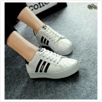 Jual SEPATU WANITA CEWEK OLAHRAGA KETS SPORT CASUAL ADIDAS PUTIH RS915 Murah