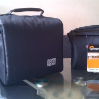 Tas kotak kamera ukuran sedang Lowepro Trax 170 tebal