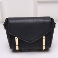 423121 TAS SELEMPANG MINI HITAM ENVELOPE SLING BAG CHARLES & KEITH CK