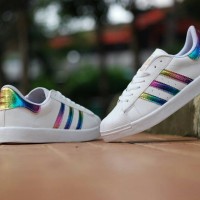 Sepatu Adidas Supertar Warna Warni