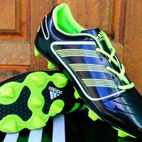 Sepatu Bola Adidas Predator Classic Hitam Hijau (termurah,terbaru,2016