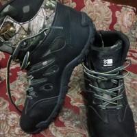 Sepatu Gunung / Biker merk Karrimor