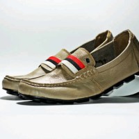 Sepatu bally mocassin krem sintetis casual santai kerja main pria