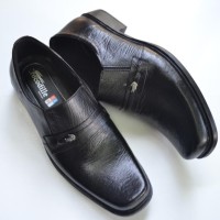 Sepatu Pantofel Kerja Kulit Pria Kantor Crocodile Hitam Branded A2