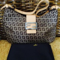 Tas asli merk Aigner