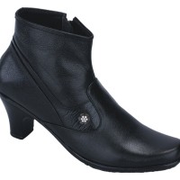 SEPATU WANITA KERJA FORMAL HIGH HEELS PANTOFEL BOOT KULIT HITAM