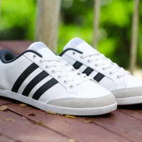 Sepatu adidas caflaire putih list hitam santai kets main