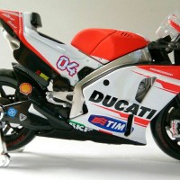 Jual Maisto Ducati Desmosedici GP15 Andrea Dovizioso 2015 1:18 Murah