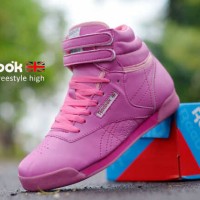 Sepatu Kets Wanita Merk Nike Reebok Freestyle High Women Dw12