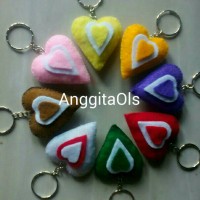 Jual aksesoris / sovenir / gantungan kunci flanel love Murah