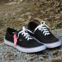 Sepatu casual Vans Black elegan terbaru murah unik lucu keren bagus