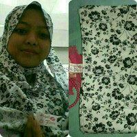 Jual Pashmina Bunga Batik Putih Hitam Rapih Murah Promo 70R2 Murah