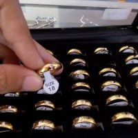 Cincin Couple Titanium Gold permata