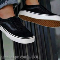 TERLARIS! Sepatu pria sneakers terbaru masa kini vans oldschool EVB