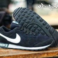 Sepatu Kets Pria Termurah Nike MD Runner RB17